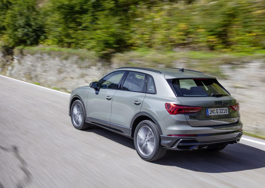  Audi Q3 Quattro S-Line Edition One 2018 года  (WW) (фото 18 из 30)